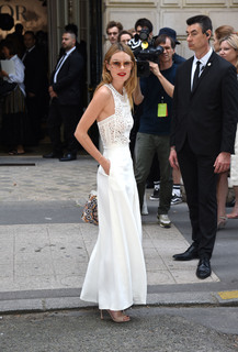 Camille Rowe feet photo thumbnail