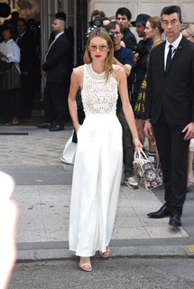 Camille Rowe feet photo thumbnail