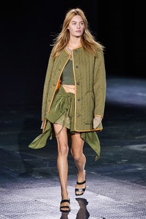 Camille Rowe feet photo thumbnail