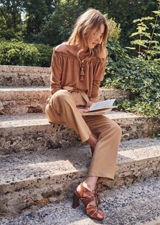 Camille Rowe feet photo thumbnail