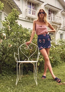Camille Rowe feet photo thumbnail