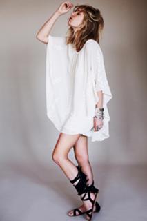 Camille Rowe feet photo thumbnail