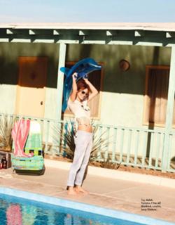 Camille Rowe feet photo thumbnail