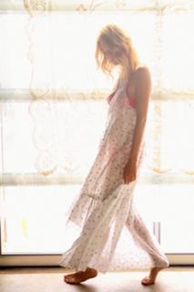 Camille Rowe feet photo thumbnail