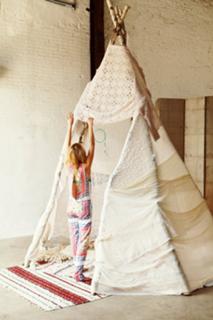 Camille Rowe feet photo thumbnail