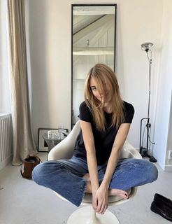 Camille Rowe feet photo thumbnail