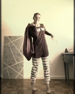 Camren Bicondova feet photo thumbnail