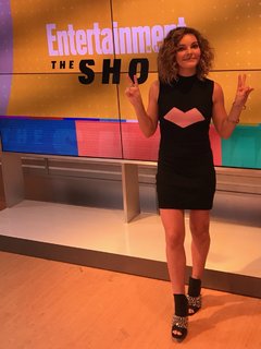 Camren Bicondova feet photo thumbnail