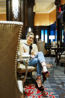 Camren Bicondova feet photo thumbnail
