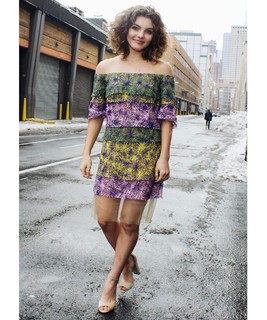 Camren Bicondova feet photo thumbnail