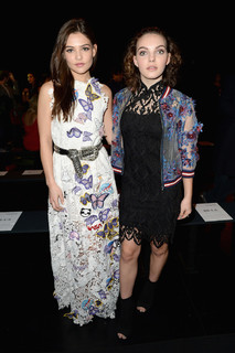 Camren Bicondova feet photo thumbnail