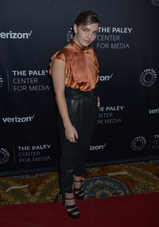 Camren Bicondova feet photo thumbnail
