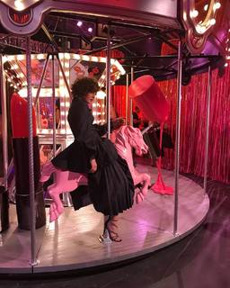 Camren Bicondova feet photo thumbnail