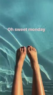 Camélia Jordana feet photo 3