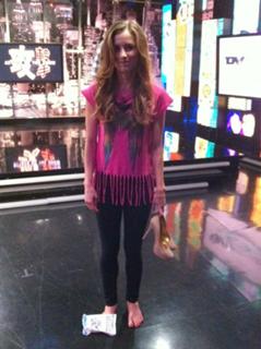 Candace Bailey feet photo thumbnail
