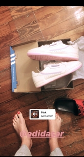 Candela Vetrano feet photo 7