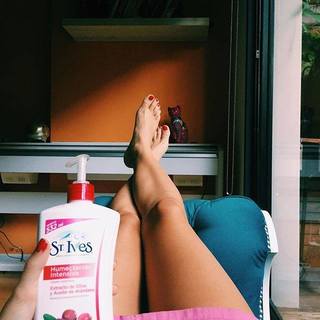 Candela Vetrano feet photo 5