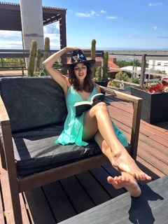 Candelaria Molfese feet photo 1