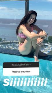 Candelaria Molfese feet photo 1