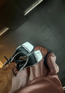 Candelaria Molfese feet photo 8