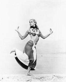 Candice Bergen feet photo 1
