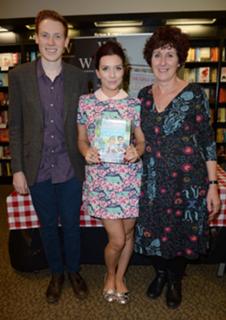 Candice Brown feet photo 1