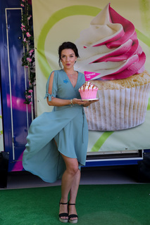 Candice Brown feet photo 9