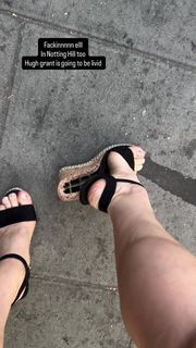 Candice Brown feet photo 3
