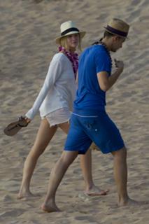 Candice King feet photo thumbnail