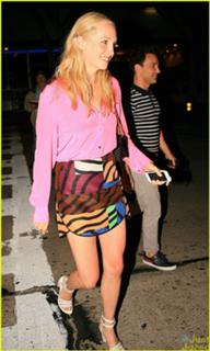 Candice King feet photo thumbnail