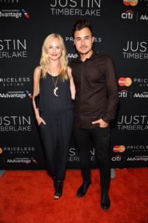 Candice King feet photo thumbnail