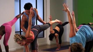 Candice King feet photo thumbnail