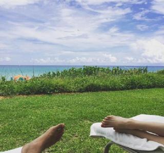 Candice King feet photo thumbnail