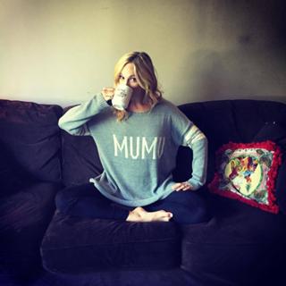 Candice King feet photo thumbnail