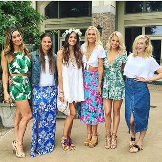 Candice King feet photo thumbnail