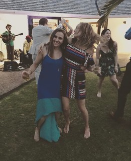 Candice King feet photo thumbnail