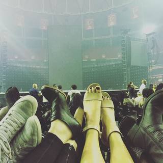 Candice King feet photo thumbnail