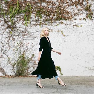 Candice King feet photo thumbnail