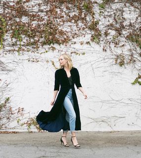 Candice King feet photo thumbnail