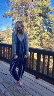 Candice King feet photo thumbnail