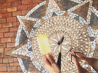 Candice King feet photo thumbnail