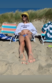 Candice King feet photo thumbnail
