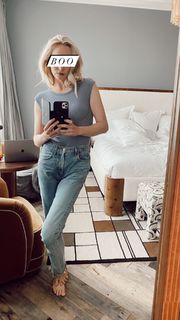 Candice King feet photo thumbnail