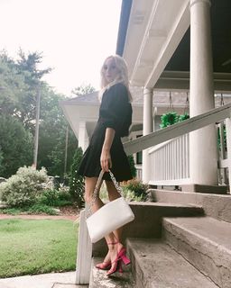Candice King feet photo thumbnail
