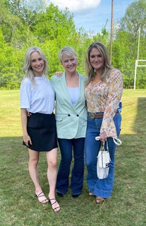 Candice King feet photo thumbnail