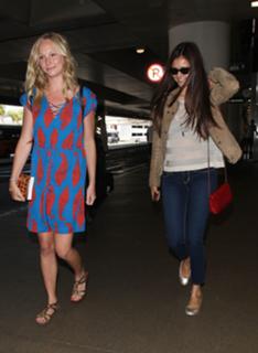 Candice King feet photo thumbnail