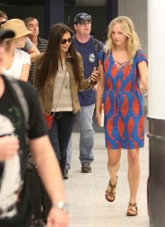 Candice King feet photo thumbnail