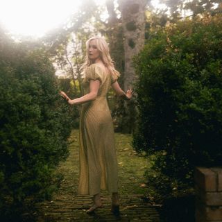 Candice King feet photo thumbnail