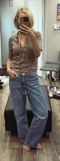 Candice King feet photo thumbnail