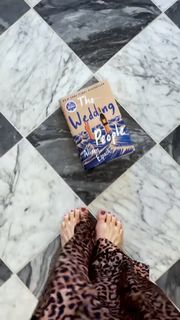 Candice King feet photo thumbnail